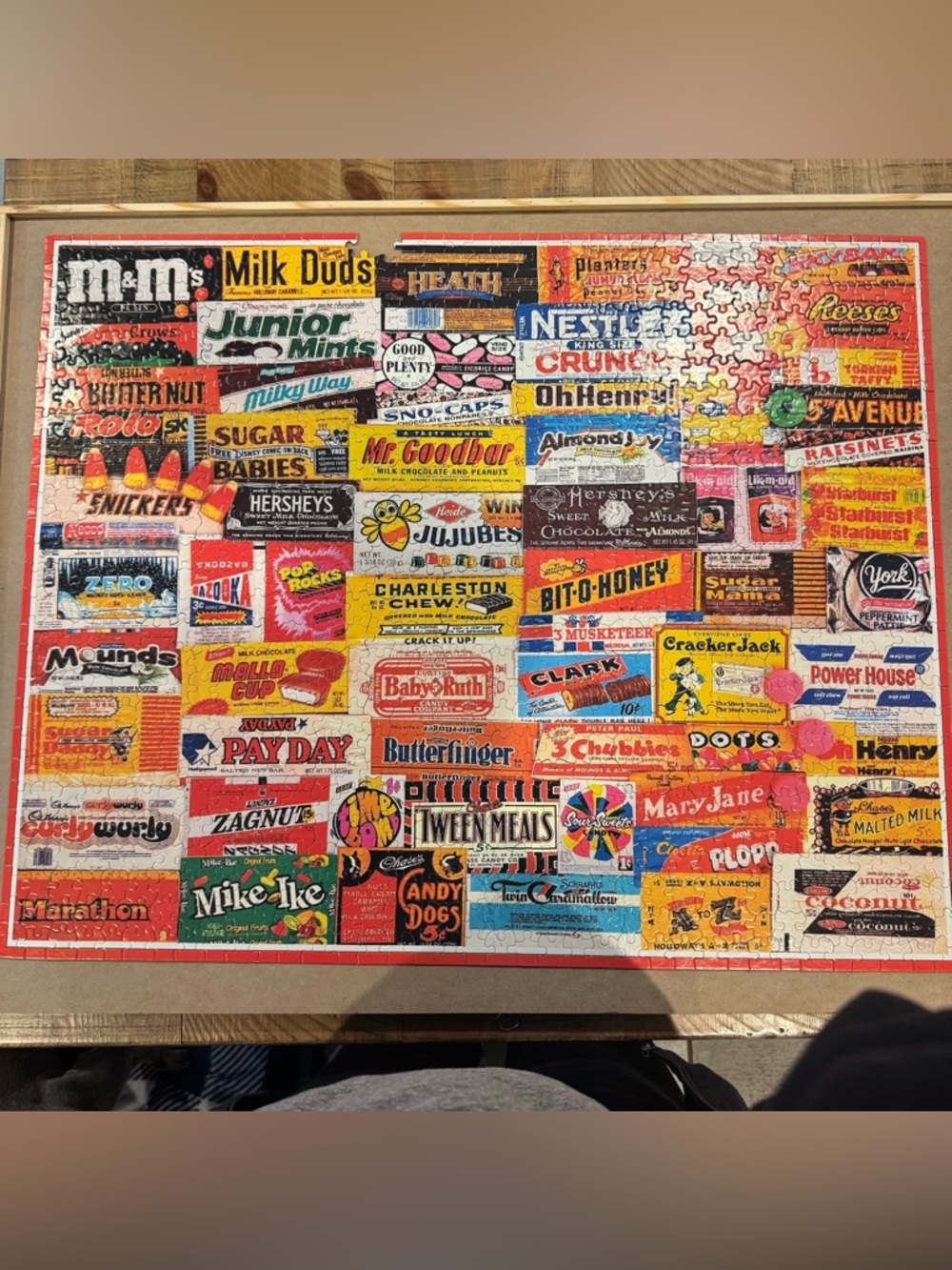 White Mountain Candy Wrappers 1000-Piece Puzzle - 2 Missing Pieces - Picture 4 of 7